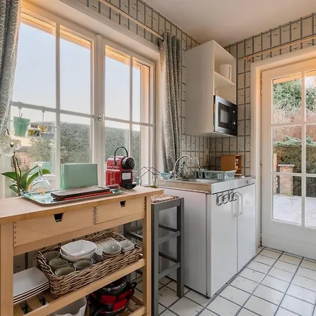 Апартаменты Cosy Close To Brussels South Charleroi Airport *